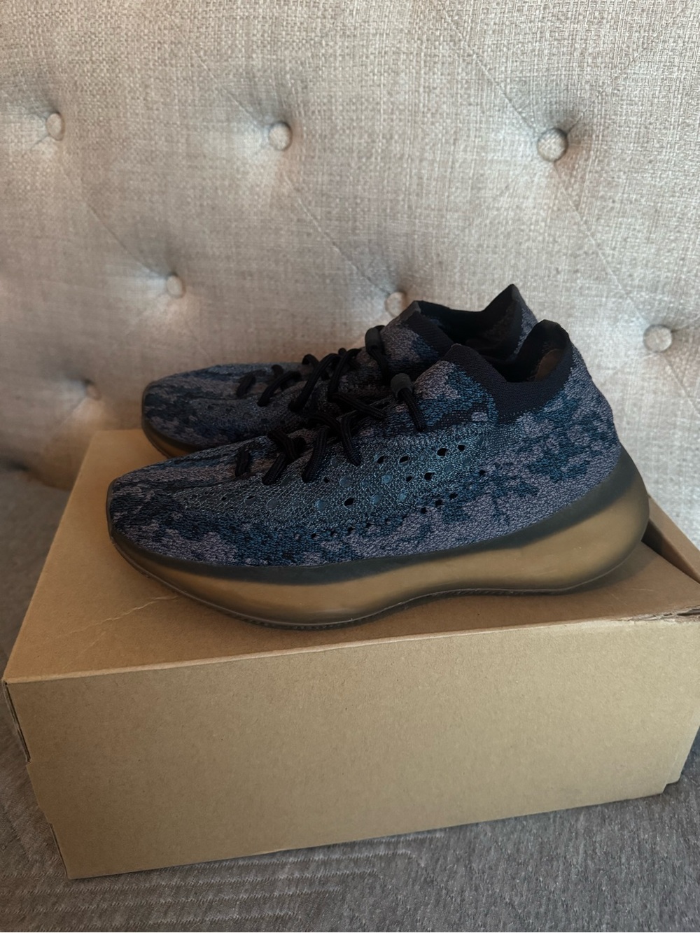 Yeezy Boost Style Low-Top Sneakers in Black and Gray